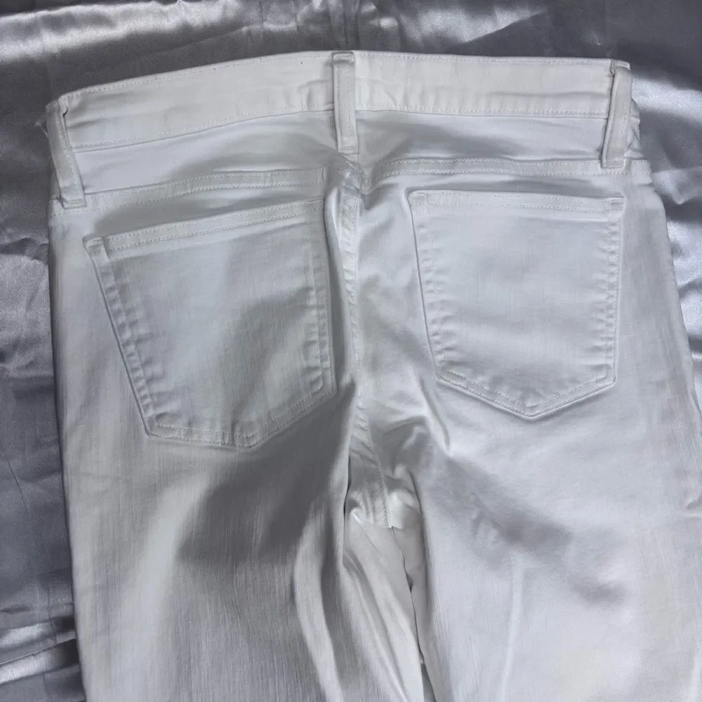 J. Crew Women’s Slim White Jeans. Size 30. Cool Look!  Nice Condition!
